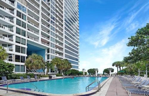Downtown Miami Apartment | Serene Getaway: Renovated Hotel with Water Views & Pool