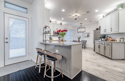 Grand Prairie House | Ideal Family Retreat at Sweet Escape Homes with Ocean Views