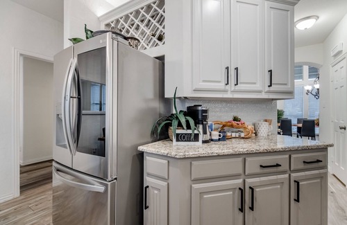 Grand Prairie House | Ideal Family Retreat at Sweet Escape Homes with Ocean Views