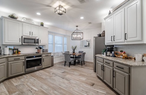 Grand Prairie House | Ideal Family Retreat at Sweet Escape Homes with Ocean Views