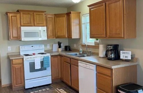 Crosby Apartment | Charming Sweet Escape by C-I Bike and Snowmobile Trail