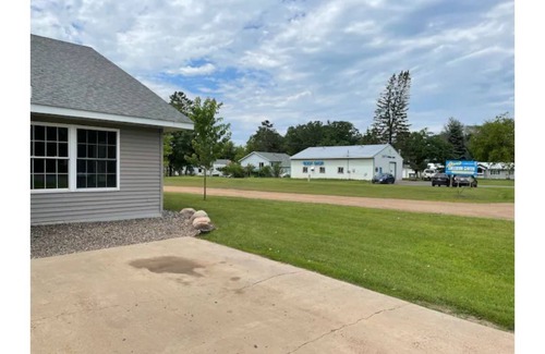 Crosby Apartment | Charming Sweet Escape by C-I Bike and Snowmobile Trail