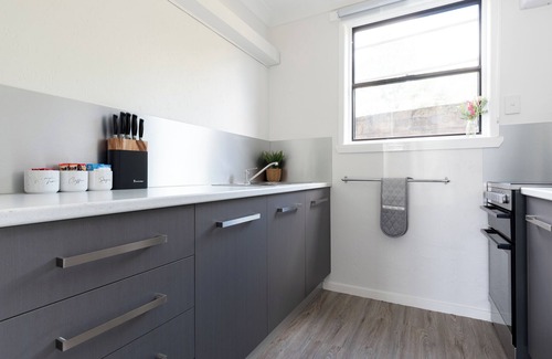 Riverside Apartment | Cozy Studio: Free Parking, WiFi & Breakfast Included