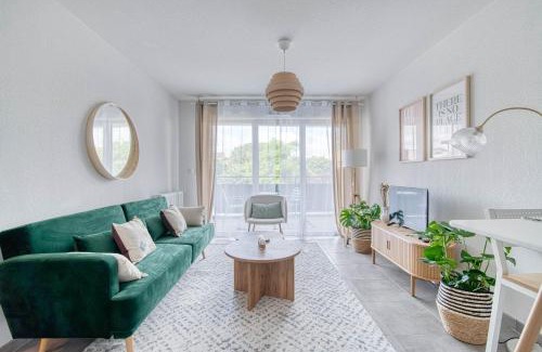 Castanet-Tolosan Apartment | Inviting Sweet Green - T2 with Balcony in Toulouse