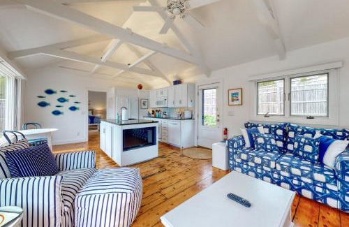 Boothbay Harbor House | Tranquil Sweet Haven: 4-Star Hotel with Private Beach