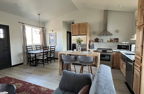 Diamond Valley Bed & Breakfast | Sweet hill top views with fireplace townhouse of Prescott Az