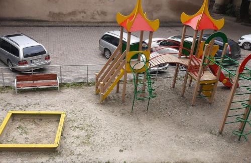 Kosuv Stary Apartment | Cozy Retreat at Sweet Home 2: Pet and Child Friendly Stay