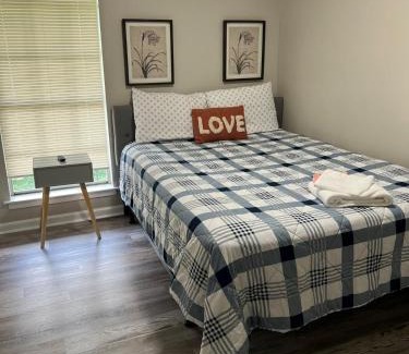 Gunter Afs House | Sweet Home Alabama 4BR 2BA oasis with pool WI-FI