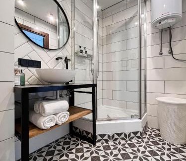 Petrovskoye Apartment | Cozy Sweet Home Near Nauky Metro - Rated 9.7/10!