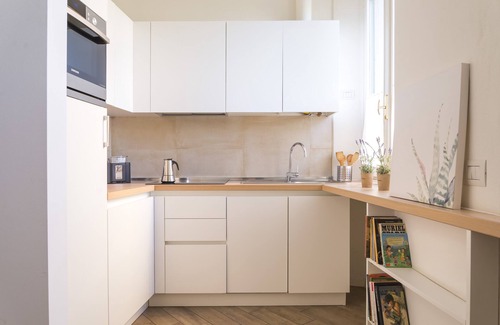 Carrobbio Apartment | Inviting SWEET HOME in Downtown Milan with Spa & Hot Tub