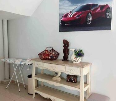 Sitiawan House | Family Retreat: Cozy Home for 11 with Free WiFi Access