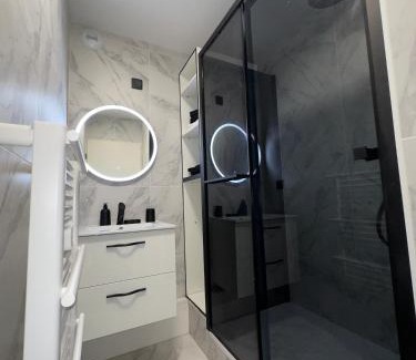 Poitiers Apartment | Cozy Sweet Home - Child-Friendly Retreat with High Ratings