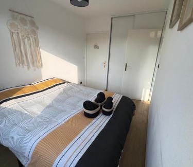 Poitiers Apartment | Cozy Sweet Home - Child-Friendly Retreat with High Ratings