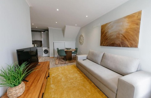 Canical Apartment | Idyllic Oceanfront Retreat with Hot Tub & Breakfast Included