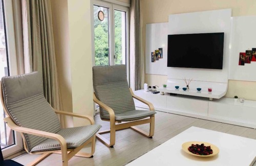 Gumussuyu Mahallesi Apartment | Sweet Home in Taksim Square with 3AC