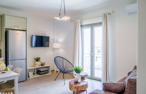 Naxos Town House | Oceanfront Sweet Home Naxos: Guest Rated 9.6/10