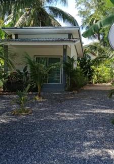 Srithanu House | Independently Yours: Family-Friendly Bungalow Getaway