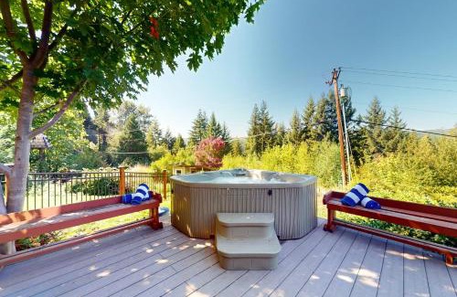 Foster House | Cozy Sweet Home Retreat with Hot Tub & Pet-Friendly Perks