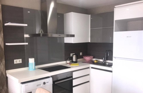 Basaksehir Apartment | Cozy Sweet Home: Family-Friendly Stay with Breakfast Included