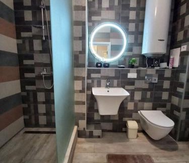 Solomjanskyj Apartment | Unmatched Comfort at Sweet Home - Guest Rated 10/10