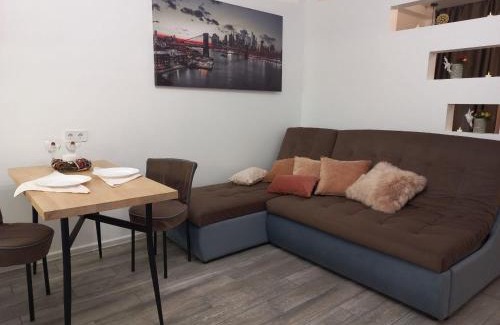 Solomjanskyj Apartment | Unmatched Comfort at Sweet Home - Guest Rated 10/10