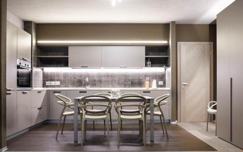 San Benedetto di Lugana House | Unforgettable Sweet Life Villas: 4-Star Family Retreat
