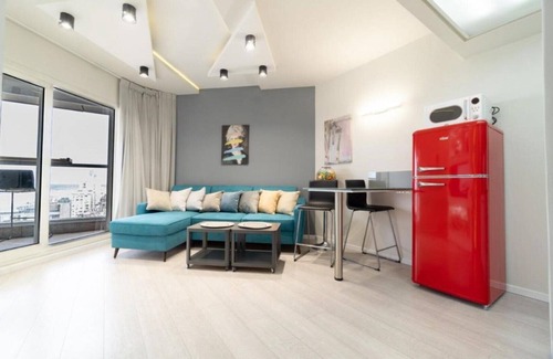 Bat Yam Apartment | Seaside Sweet Love Suite - Perfect for Family Getaways