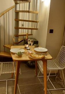 Clyst St Mary Apartment | Perfect Sweet Meadow Lodge with Breakfast & Kitchen Access