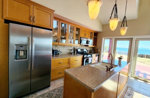 Whatcom County House | Unforgettable Sweet Point on South Beach with Ocean Views