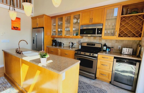 Whatcom County House | Unforgettable Sweet Point on South Beach with Ocean Views
