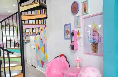 Lacy-Lakeview House | Sweet Retreat, and Ice Cream Dream