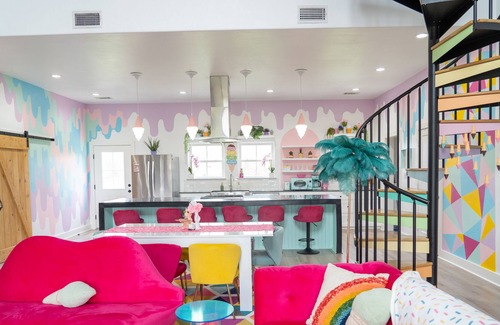 Lacy-Lakeview House | Sweet Retreat, and Ice Cream Dream