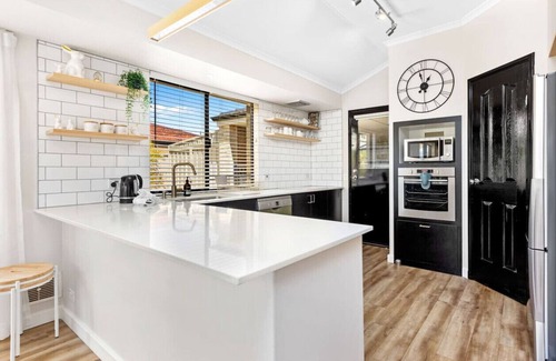 Canning Vale House | Sweet Retreat in Canning Vale