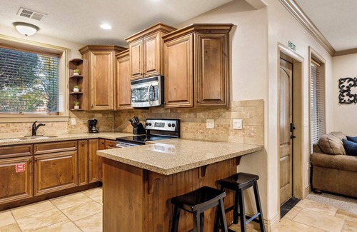 St. George Condo | Ideal Sweet Retreat with Pool & Pet-Friendly Amenities