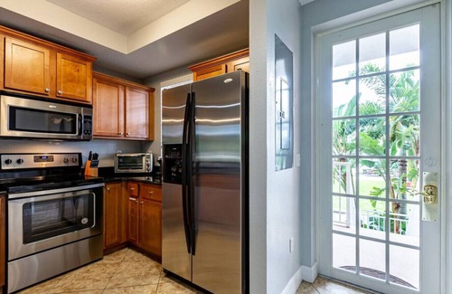 Ruskin Apartment | Pet-Friendly Waterfront Townhome at Sweet Retreat Tampa Bay