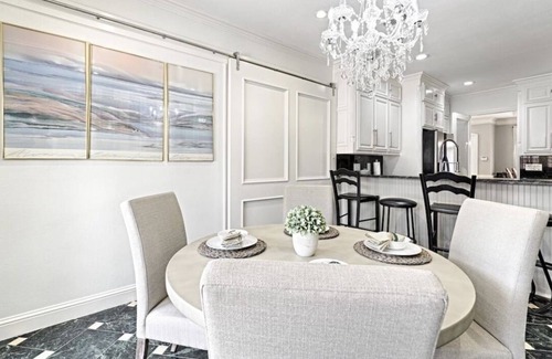 Far North Dallas House | Sweet reunion/luxury 5-BR house with pool, billiard/4 mins walk to the park