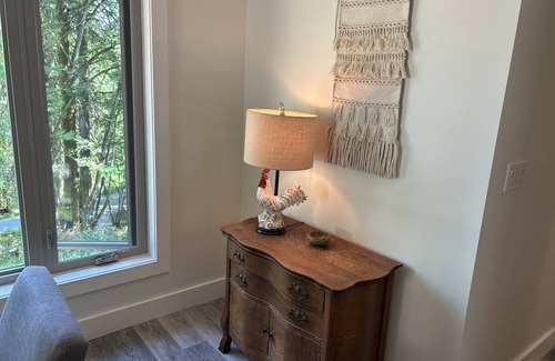 Salt Spring Island Cottage | Tranquil Saltspring Cottage with Pool near Cusheon Lake