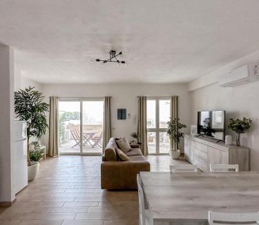 Palau Apartment | Relaxing Getaway at Sweet Serenity Apartment - 4 Star Stay