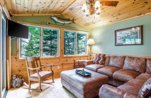 Lac du Flambeau House | Tranquil Escape at Sweet Serenity - Family-Friendly Stay