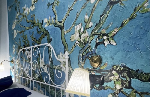 Naples City Centre Bed & Breakfast | Relaxing Retreat at Sweet Sleep with Pool & Spa Amenities