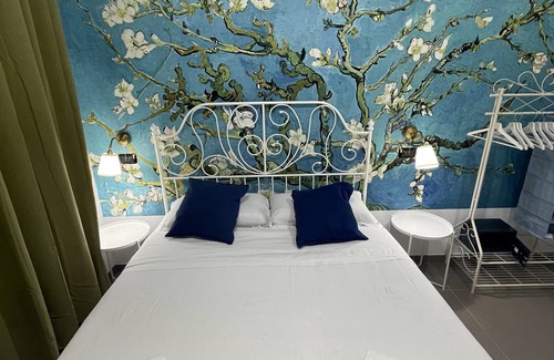 Naples City Centre Bed & Breakfast | Relaxing Retreat at Sweet Sleep with Pool & Spa Amenities