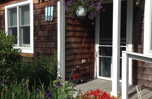 Southold House | Cozy Southold Beach Cottage with Ocean View & Pet Friendly