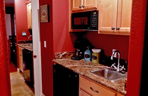 El Cuadro Estates Cottage | Sweet Suite near Old Town