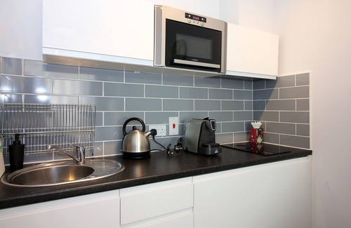 Lytham St. Anne's Apartment | Oceanfront Sweet Suites Lytham St Annes - Guest Rated 9.8