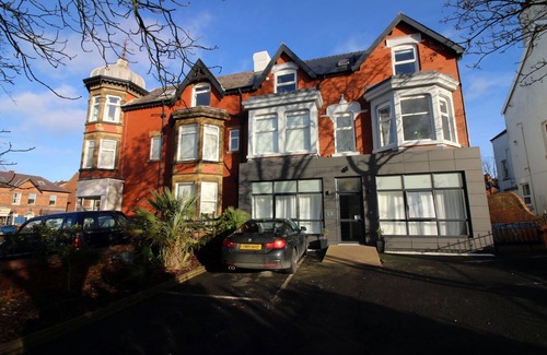 Lytham St. Anne's Apartment | Oceanfront Sweet Suites Lytham St Annes - Guest Rated 9.8