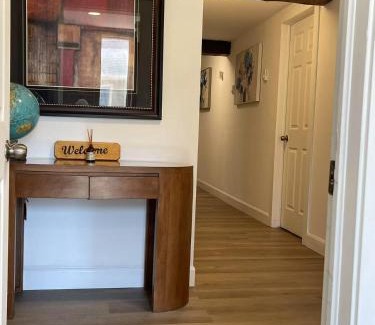 Queens Square Apartment | Sweet two bedrooms building in downtown