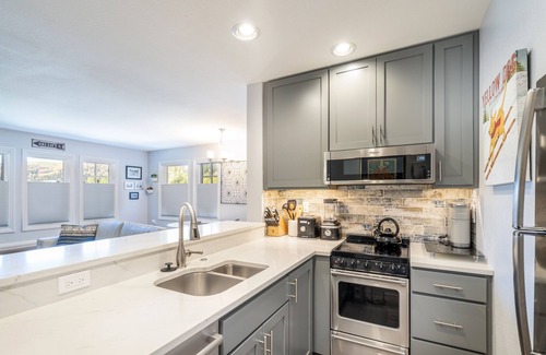 Telluride Condo | Exclusive Ski in/Ski out Etta Place Too Condo with Pool