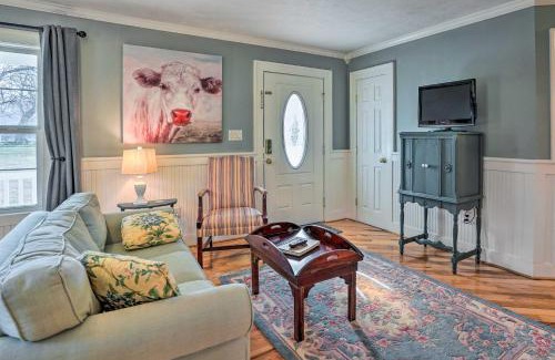 Loretto House | Cozy Vacation Cottage with Deck and Family-Friendly Amenities