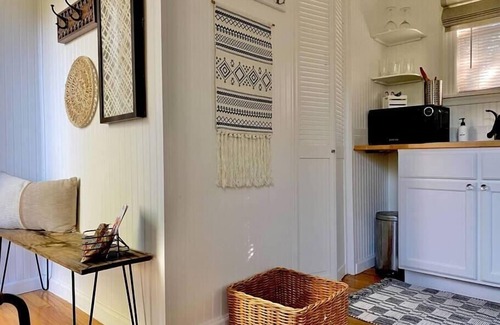 Zilker Apartment | Sweet Zilker Studio | Walk to local ATX gems!