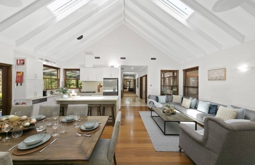 Pokolbin House | Explore Sweetacres Hunter Valley's Unique Cottages & More